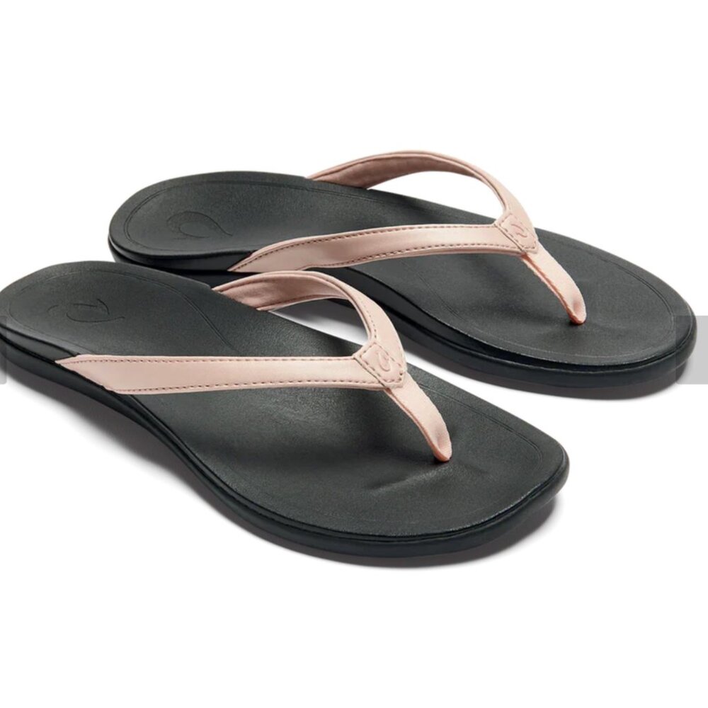 Olukai Ho‘ōpio Flip Flops in Pink Metallic, Sz 7